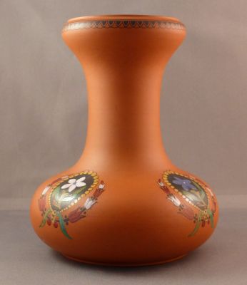 Tye-shape terracotta bulb vase
