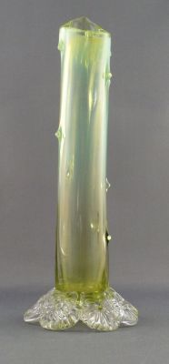 Opalescent thorn vase
Spill holder. Not Uranium. English
Keywords: british;vase;odd