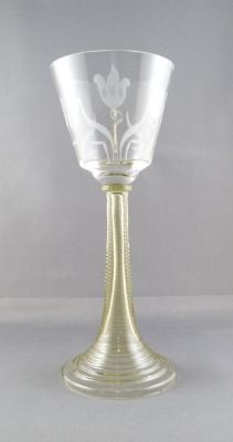 Römer, engraved
Optic rib bowl with tulip engraving and moulded stem, open foot.
Keywords: barware;blown;cut