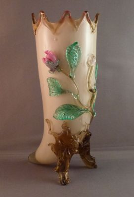 Harrach? cornucopia vase, large
Uranium over cream over fuschia pink body and uranium leaves
Keywords: vase