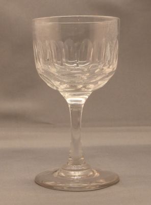 Cut sherry glass D
Oval cuts over oval cuts. Crizzled
Keywords: cut;sold;barware