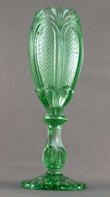 Davidson 207 vase
Davidson did make green uranium glass!
Keywords: british;pressed;vase