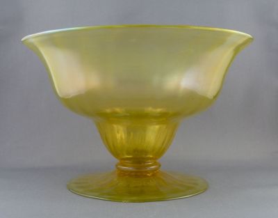 Walsh Walsh Sunbeam amber large iridescent compote
Lead crystal
Keywords: british;blown;table;centrepiece