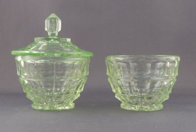 Walther Mary small powder pots
Keywords: pressed;german;bathbed;sold