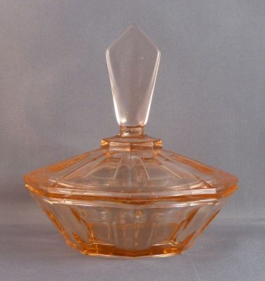 Walther dressing table set 4940- 
Small bowl 4 in. 
Keywords: bathbed;german;sold