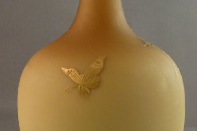 Webb? "brown shaded" gilded vase
Butterfly
Keywords: british;vase;enamelgilt