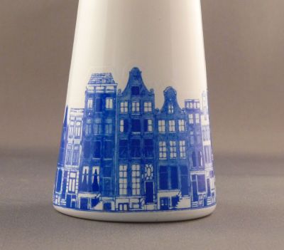 Hyacinth vase B
White enamel sprayed with cut-out plastic decal. Very modern. Unknown
Keywords: blown;sold