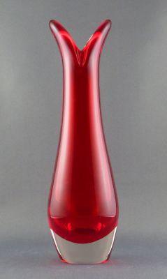 Whitefriars 9556
Ruby. 1966 catalogue
Keywords: blown;vase;sold