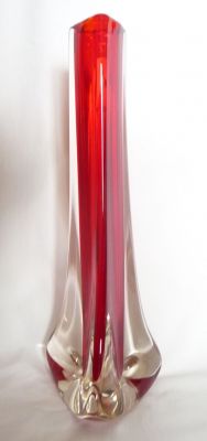 Whitefriars ruby Tricorn
9570
Keywords: sold;blown;vase